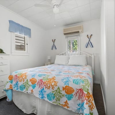 #04 Sandbar Cottage · Sandbar Cottage 4